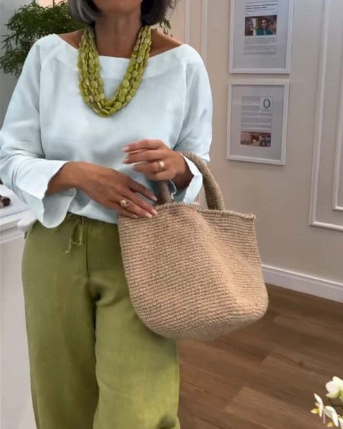 Round-neck Solid-color Long-sleeved Simple Top