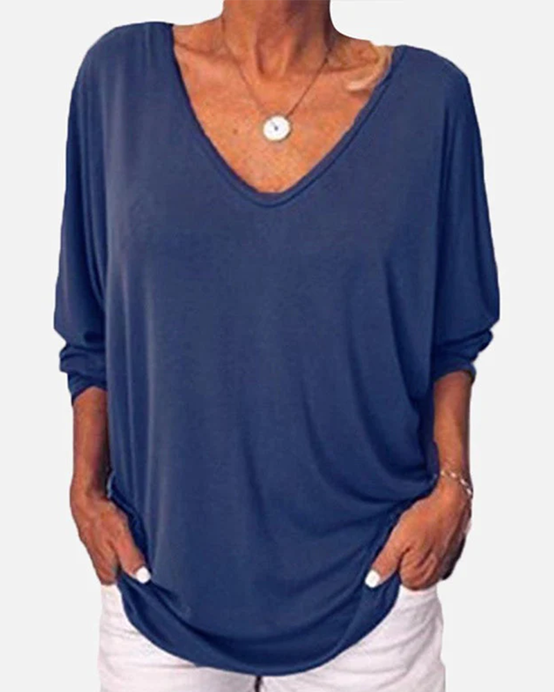 Back buttoned 3/4 sleeve  V-neck top