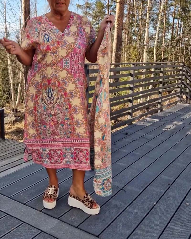 V-Neck Short-Sleeved Printed Shift Dress